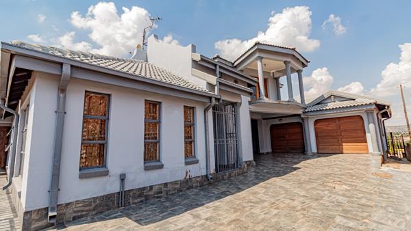 6 Bedroom House