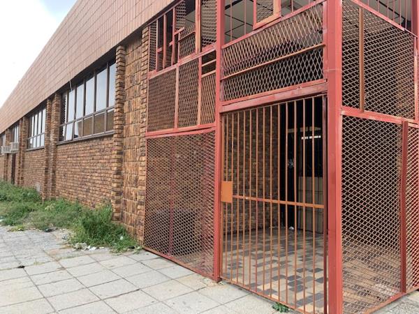 581  m² Commercial space