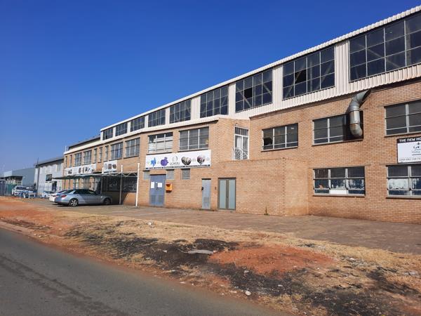 3 000  m² Industrial space