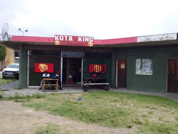 881 m² Commercial space