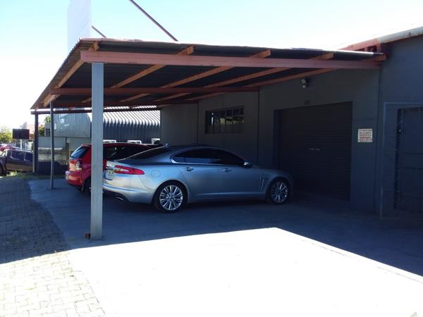 300 m² Commercial space