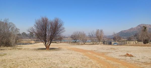 4 443 m² Land