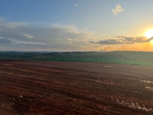 1 327 m² Land