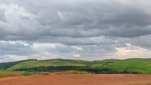 1 011 m² Land