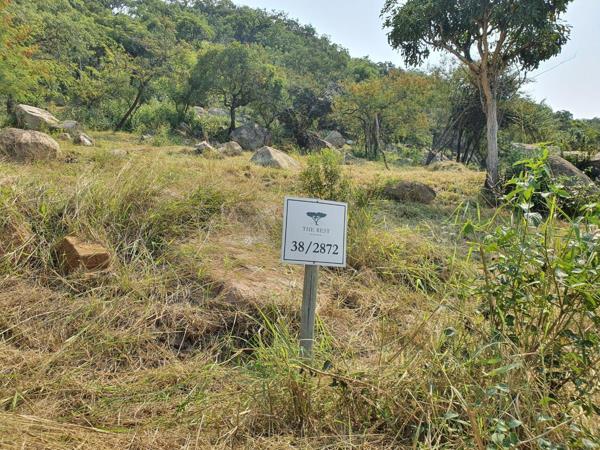1 864 m² Land