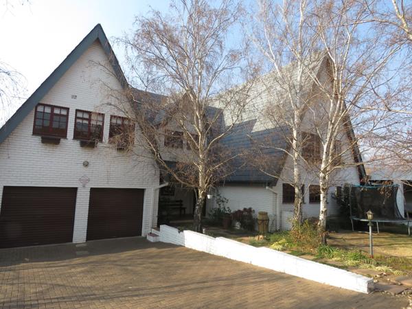 5 Bedroom House