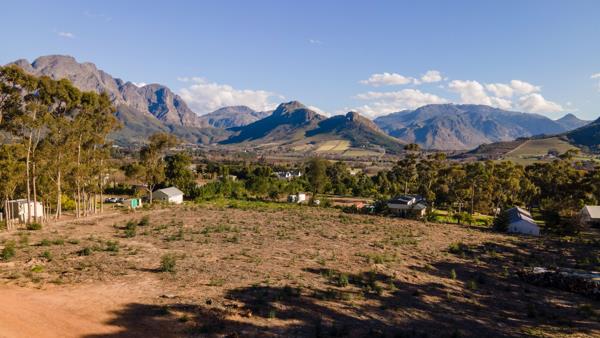3 213 m² Land