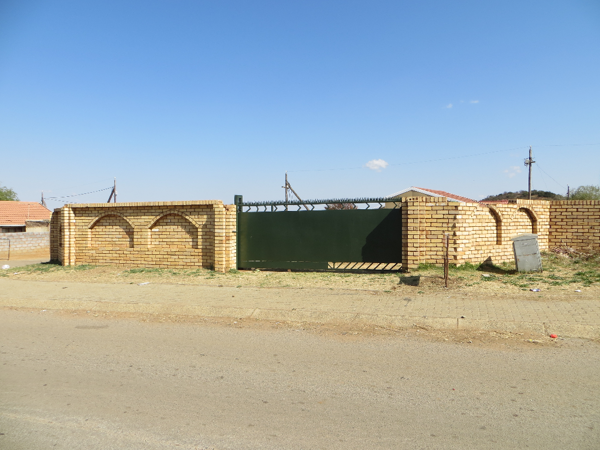 407 m² Land