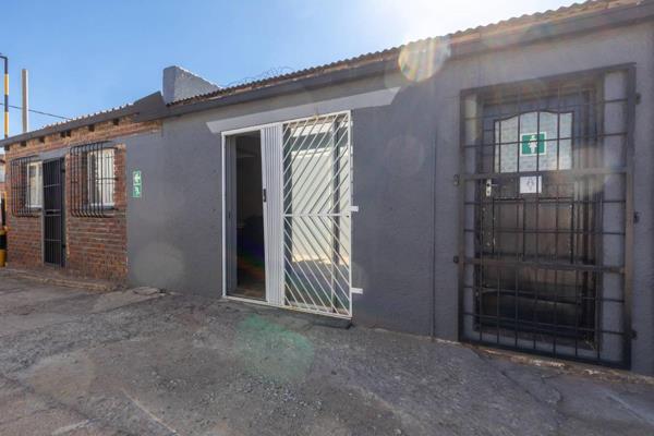 992  m² Industrial space