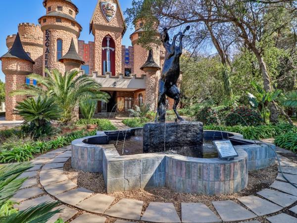 5 000  m² Commercial space