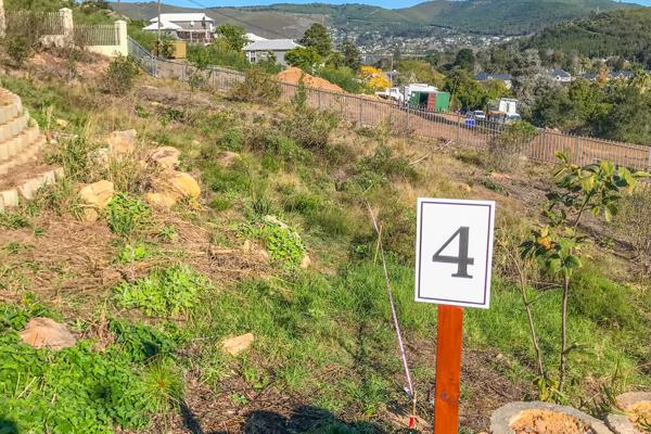 808 m² Land