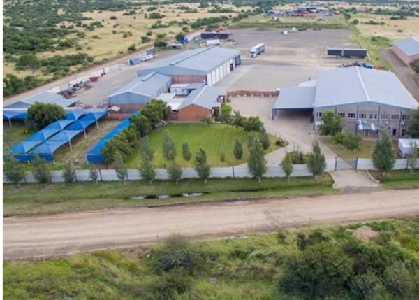 2 800  m² Industrial space