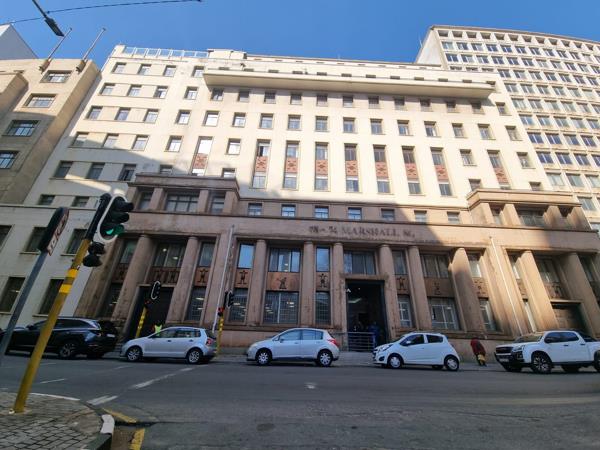 1 300  m² Commercial space