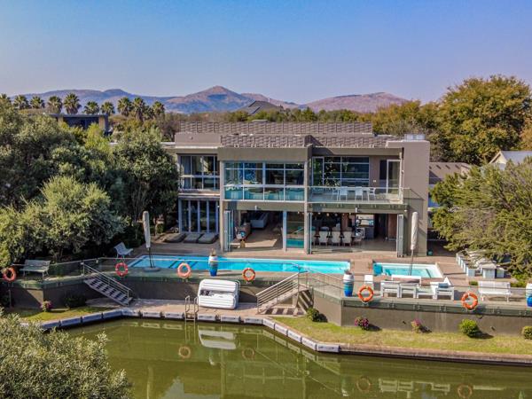 6 Bedroom House