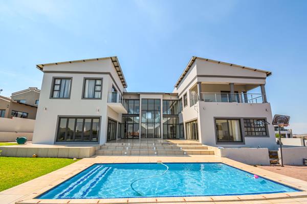 6 Bedroom House