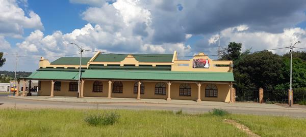 1 600 m² Commercial space