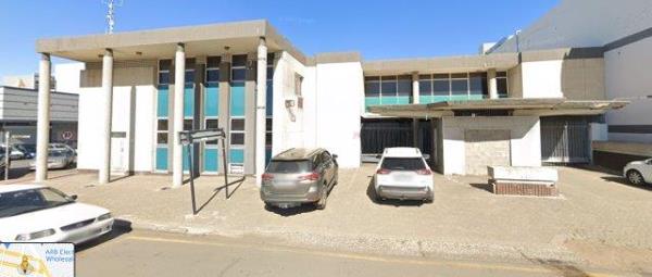 832  m² Commercial space