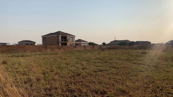 2 220 m² Land