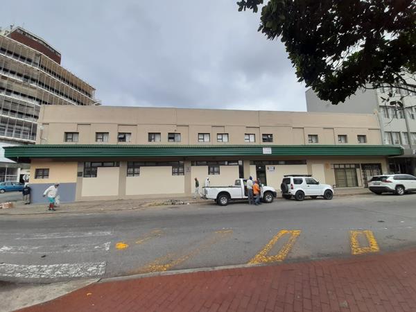 1 000  m² Commercial space