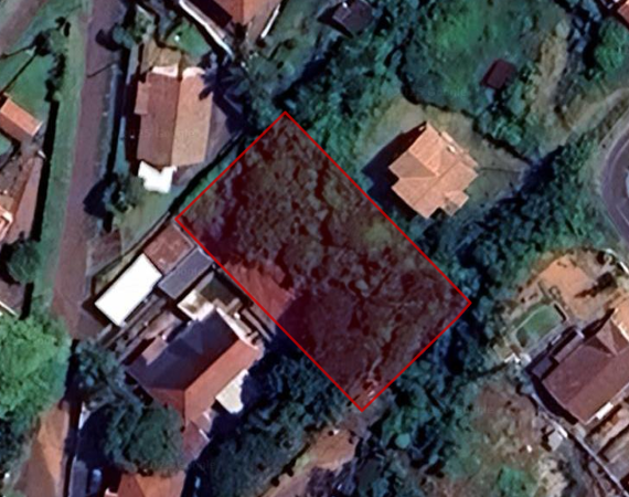 916 m² Land