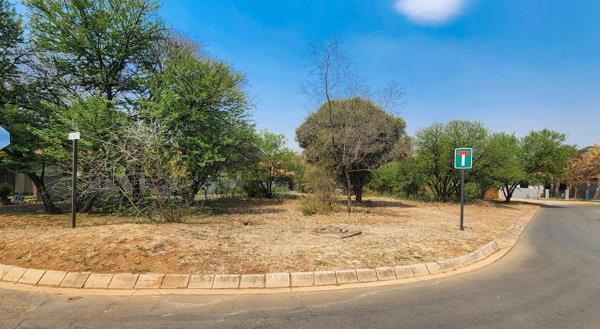893 m² Land