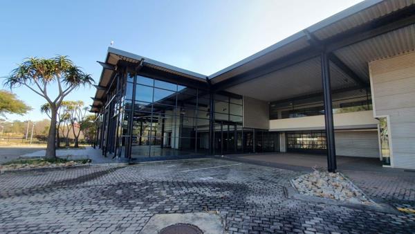 9 990  m² Commercial space