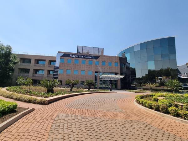 877 m² Commercial space
