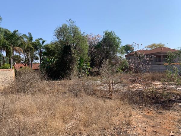 1 280 m² Land
