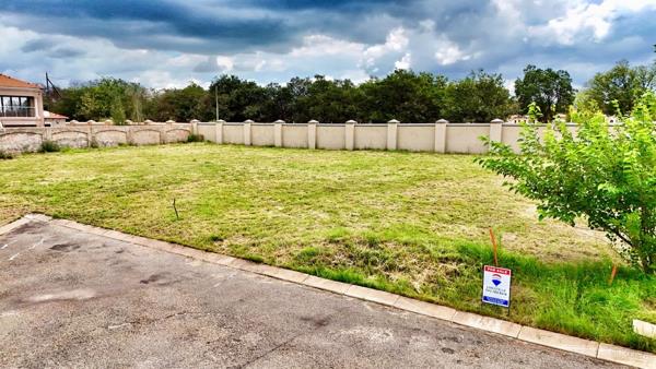 897 m² Land