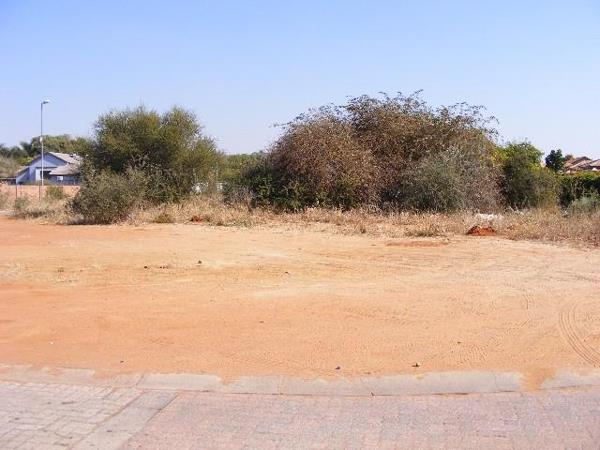 752 m² Land