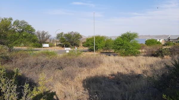 1 035 m² Land