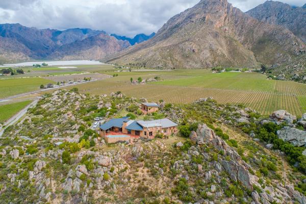 13.9 ha Smallholding