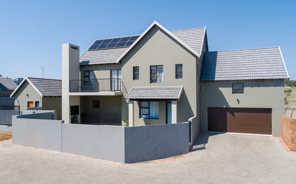 4 Bedroom Townhouse