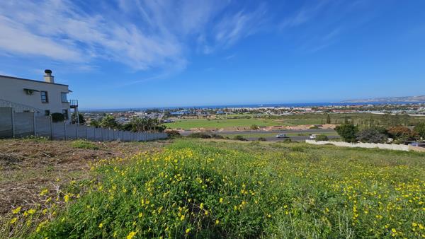 1 609 m² Land