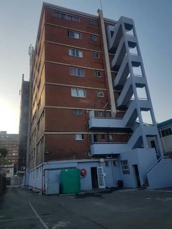 670  m² Commercial space