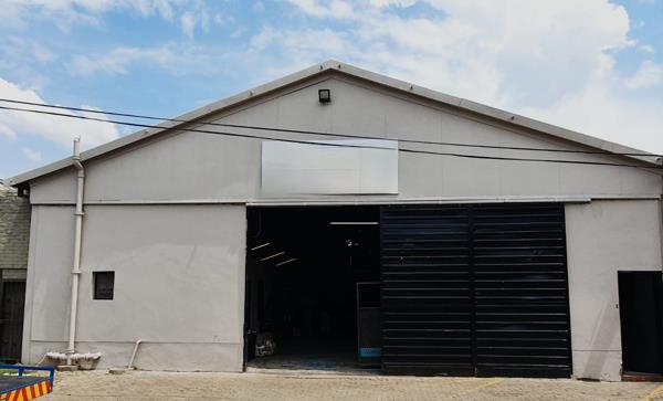 374  m² Industrial space