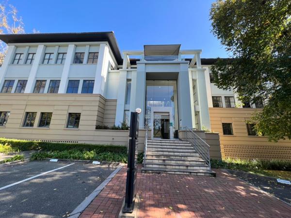 1 900 m² Commercial space