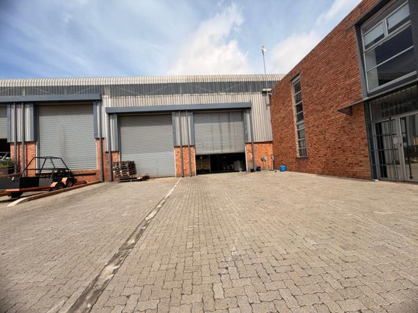 1 030 m² Industrial space