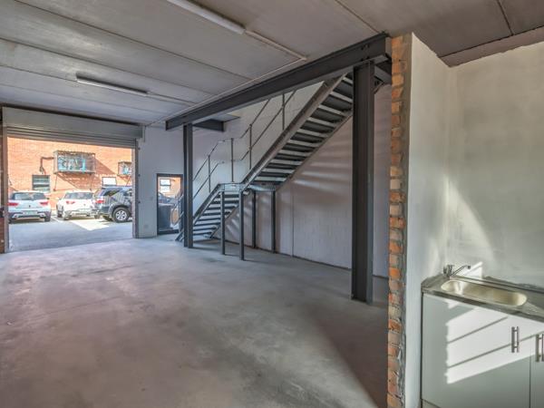 1 792  m² Commercial space