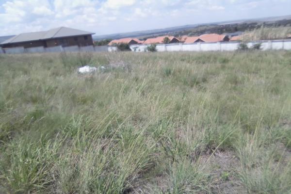 1 017 m² Land