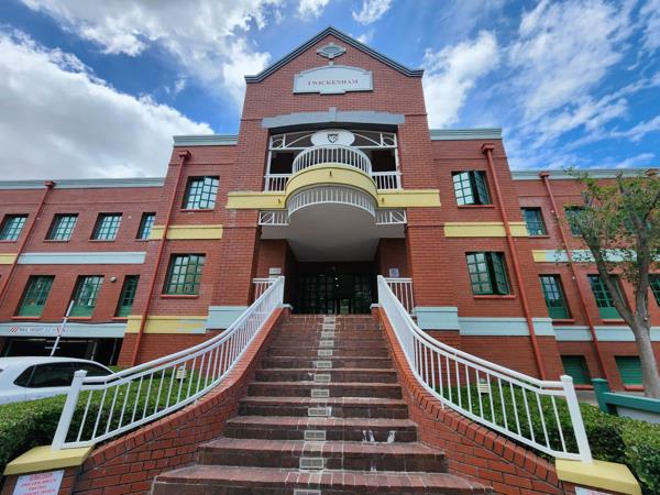 232  m² Commercial space