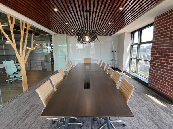 345  m² Retail Space