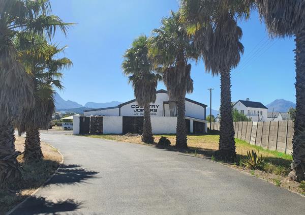 2 000  m² Industrial space