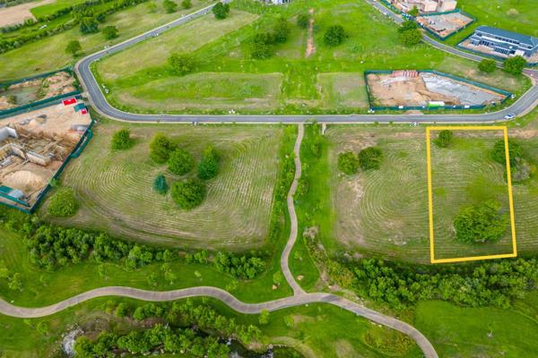 3 205 m² Land