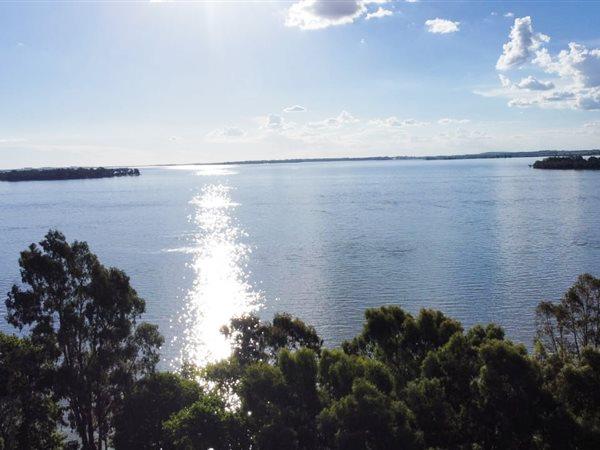 2 555 m² Land