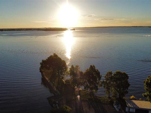 1 272 m² Land