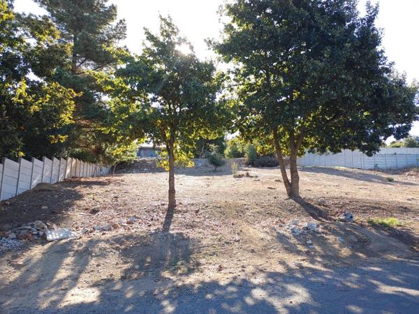 1 293 m² Land