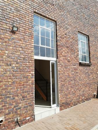 240  m² Commercial space