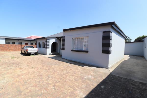 21 Bedroom House