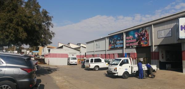 200  m² Commercial space